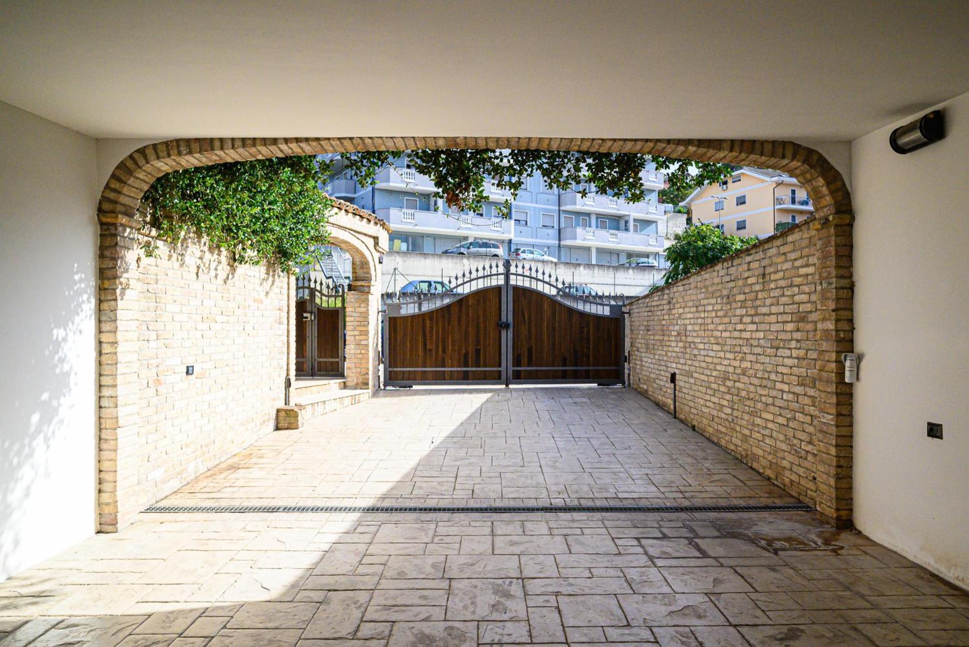 Villa Klaudja Pianella  エクステリア 写真